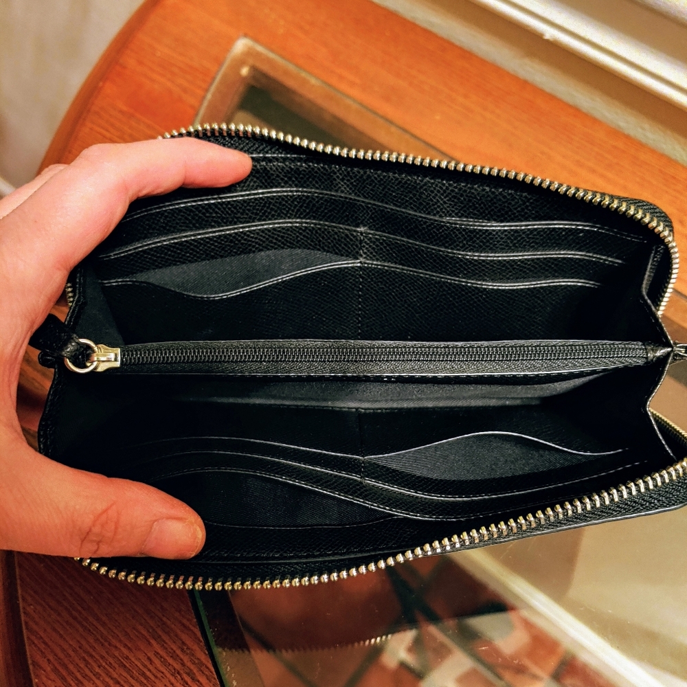 Authentic Coach Wallet - Picture 4 of 9